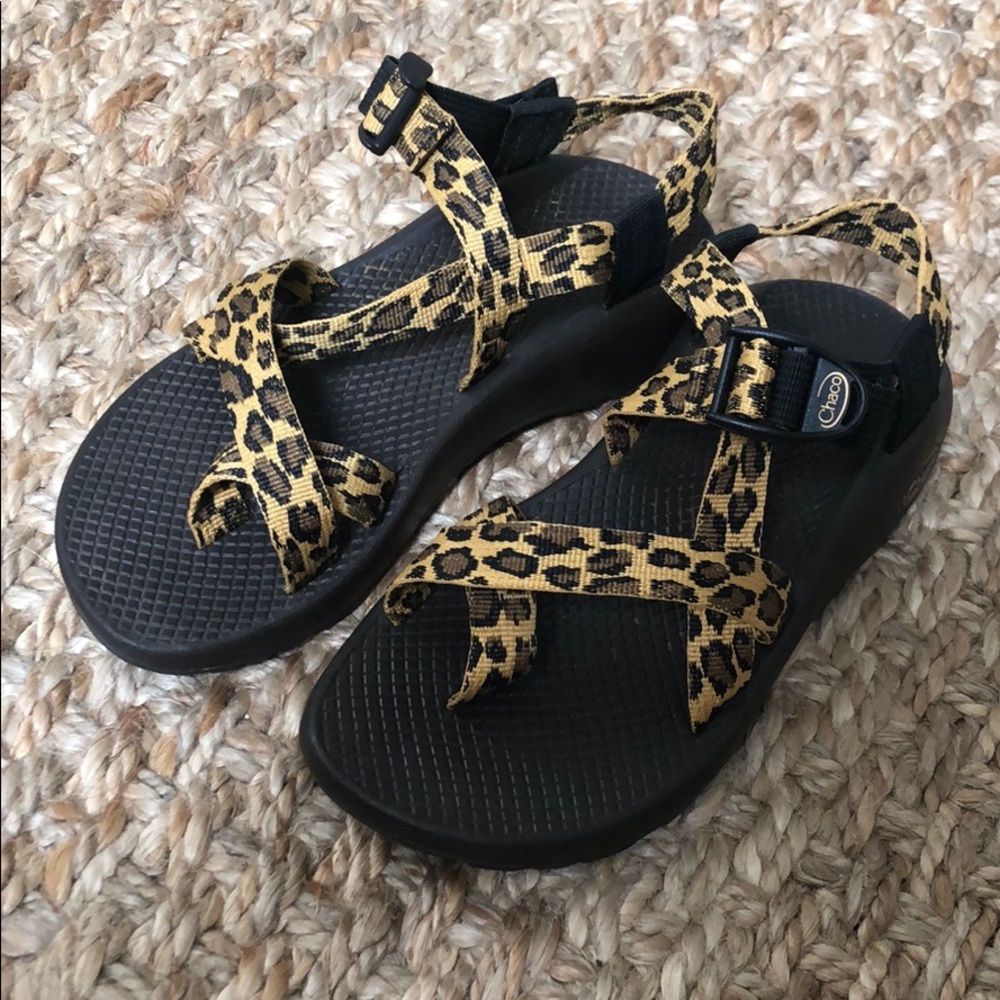 LIKE NEW, Leopard Z/2 Chaco sandals, Womens Size 7